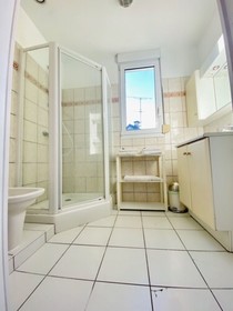 Reims Sherpa Guest House