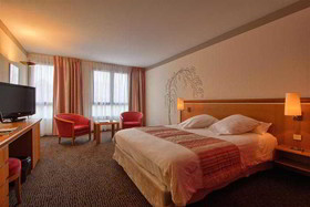 Le Domaine de la Forêt D Orient Natur Hotel Golf & Spa