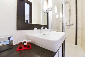 Kyriad Design Enzo Reims Tinqueux