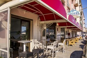 Le Dauphin Hotel & Restaurant