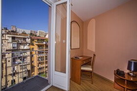 Le Dauphin Hotel & Restaurant
