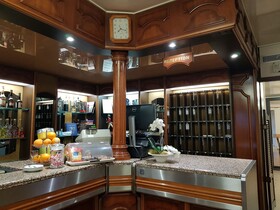 Le Dauphin Hotel & Restaurant