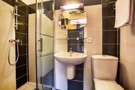 Le Dauphin Hotel & Restaurant