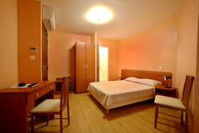 Le Dauphin Hotel & Restaurant