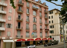 Le Dauphin Hotel & Restaurant