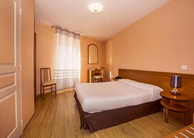 Le Dauphin Hotel & Restaurant