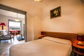 Le Dauphin Hotel & Restaurant