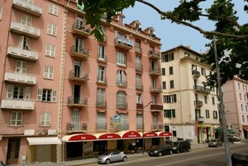 Le Dauphin Hotel & Restaurant