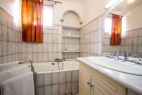 Le Dauphin Hotel & Restaurant