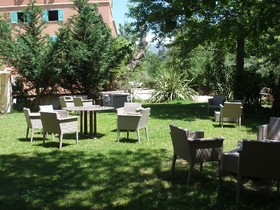 Hôtel les Jardins de la Glacière