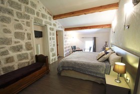 L'auberge U N'antru Versu