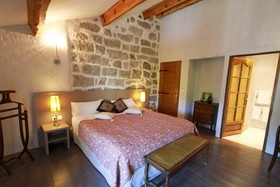 L'auberge U N'antru Versu