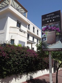 Le Petit Castel