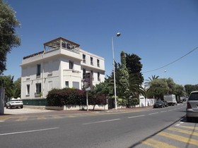 Le Petit Castel