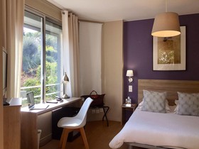 Le Petit Castel