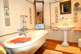 Levon Accommodation