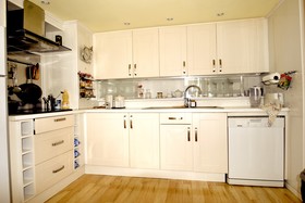 Levon Accommodation