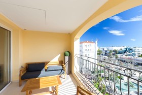 Palais View