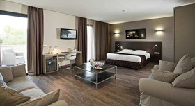 Grand Prix Hotel & Restaurant