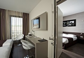 Grand Prix Hotel & Restaurant