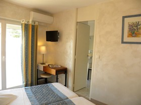 Anglade Hotel