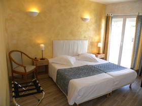 Anglade Hotel
