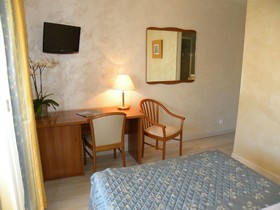 Anglade Hotel