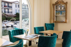 Le Suffren Hôtel