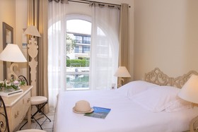 Le Suffren Hôtel