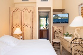 Le Suffren Hôtel