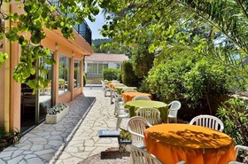 Le Virevent Hotel In Saint Raphaël