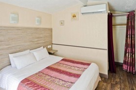 Le Virevent Hotel In Saint Raphaël