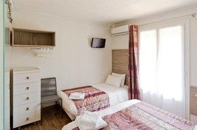 Le Virevent Hotel In Saint Raphaël