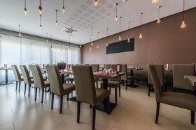 Holidays & Work HOTEL RESTAURANT