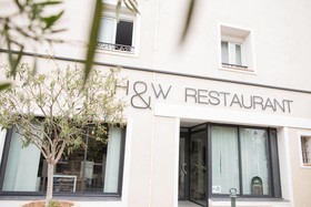 Holidays & Work HOTEL RESTAURANT