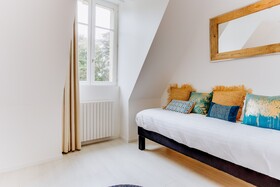 Chateau Cote De Nacre