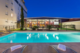 Gatsby Hotel & Restaurant