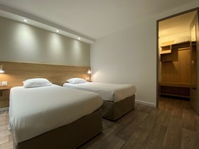 Hôtel Kyriad Fontenay Tresigny
