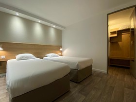 Hôtel Kyriad Fontenay Tresigny