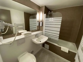 Hôtel Kyriad Fontenay Tresigny