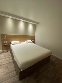 Hôtel Kyriad Fontenay Tresigny