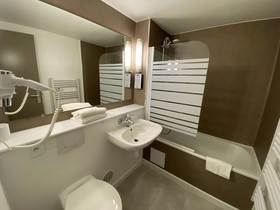 Hôtel Kyriad Fontenay Tresigny