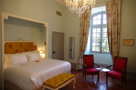 Chateau De Collias Hotel & Restaurant