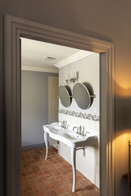 Chateau De Collias Hotel & Restaurant