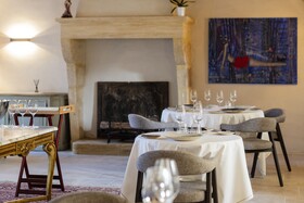 Chateau De Collias Hotel & Restaurant