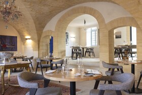 Chateau De Collias Hotel & Restaurant