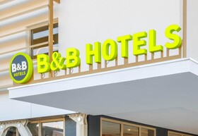 B&B HOTEL Nîmes Centre Arènes