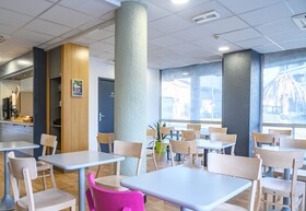 B&B HOTEL Nîmes Centre Arènes