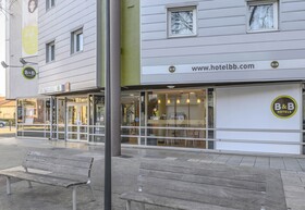 B&B HOTEL Nîmes Centre Arènes