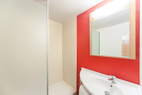 B&B Hôtel Nîmes Centre Arènes